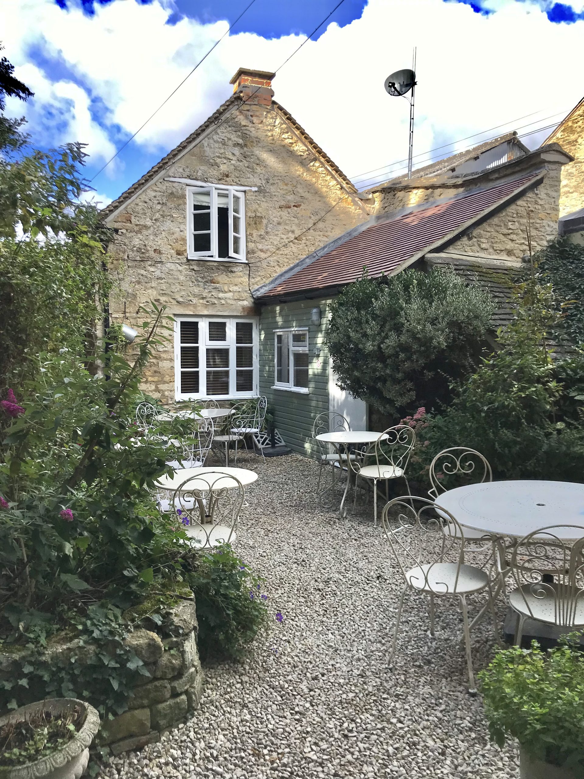 Lucy's Tearoom - Stow-on-the-Wold - One Hundred Dollars A Month